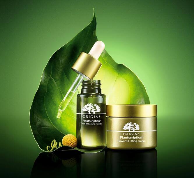 Origins Plantscription Youth - Renewing Face Oil 30 ml น้ำมันฟื้นฟูอ่อนเยาว์ เปี่ยมด้วยประสิทธิภาพจาก Anogeissus & Bamboo Power Complex ที่ตรงเข้ารับมือกับสัญญาณแห่งผิวดูร่วงโรยอย่างรวดเร็วและทรงประสิทธิภาพ ช่วยให้เส้นริ้วและร่องลึกแลดูจางลงอย่างชัดเจน เผยศักยภาพของผิวที่ดูอ่อนเยาว์