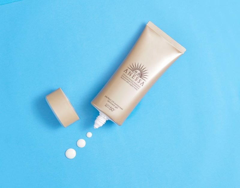 Anessa Perfect UV Sunscreen Skincare Gel SPF50+/PA++++15g (แพ็คเกจเก่า) ,Anessa ,กันแดด anessa เจล รีวิว,กันแดด anessa สูตรไหนดี, Anessa  สีทอง ,anessa สีทอง ราคา ,Anessa เหมาะกับผิวแบบไหน